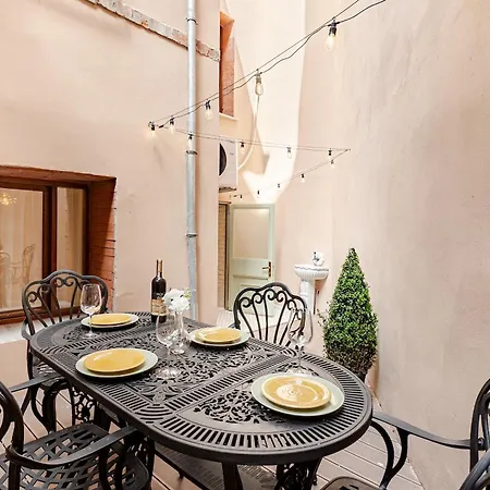 Iconic 5-bedroom Historic Mansion Feriehus *
