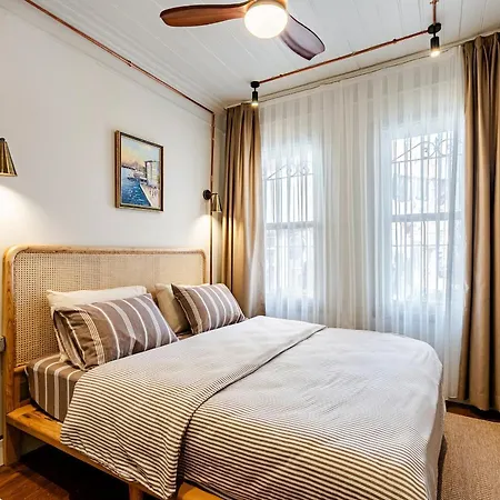 Iconic 5-bedroom Historic Mansion Feriehus *