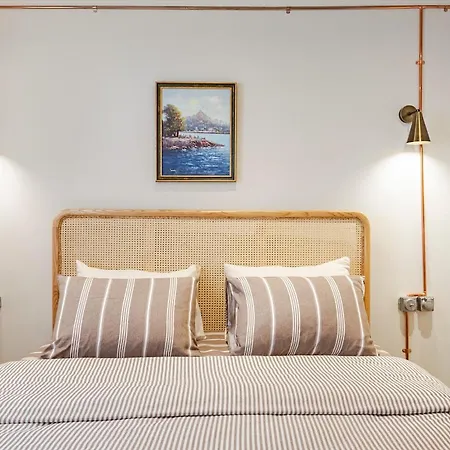 Iconic 5-bedroom Historic Mansion Holiday home