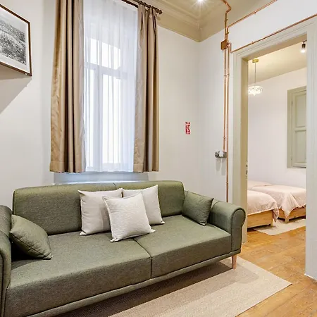 Iconic 5-bedroom Historic Mansion *
